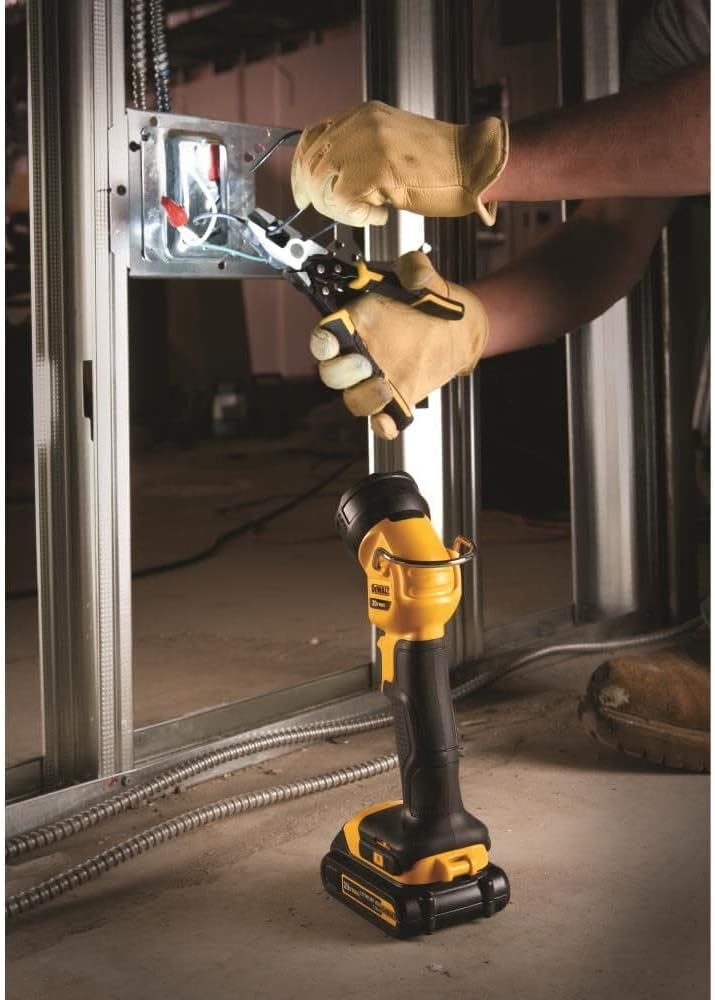 DEWALT 20V MAX* LED Work Light/Flashlight (DCL040)