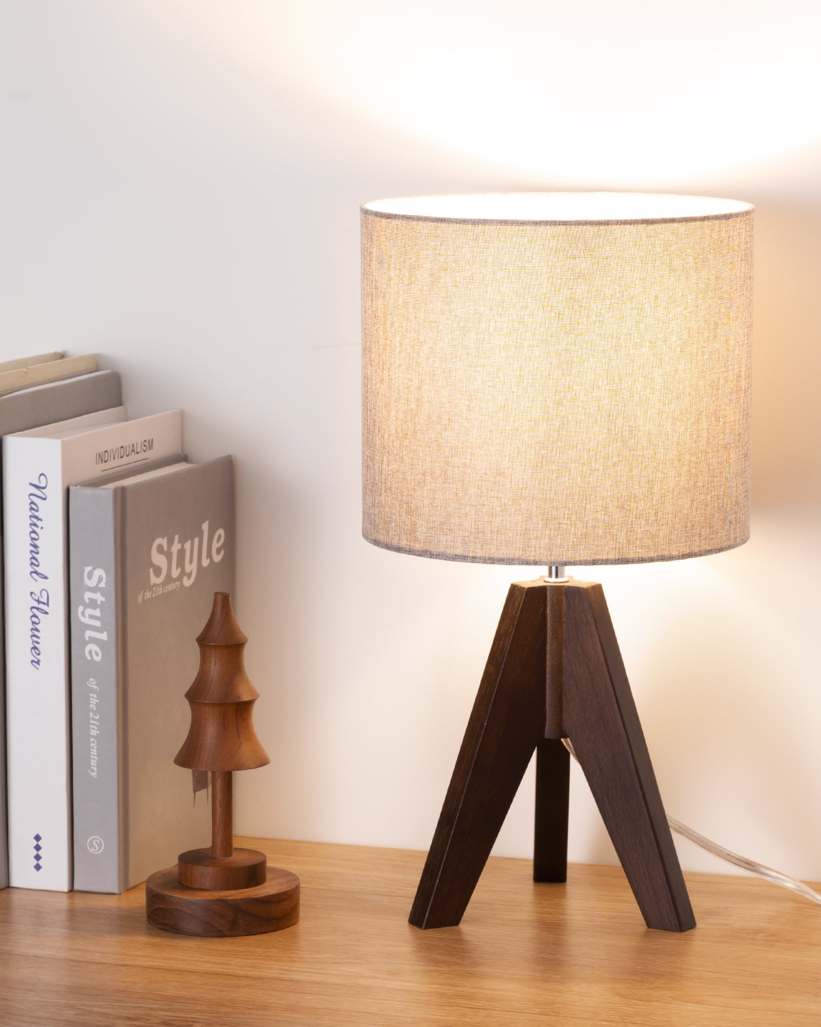 14.2″ Walnut Color Wooden Tripod Table Lamp, 1 Pack-HLTL05R