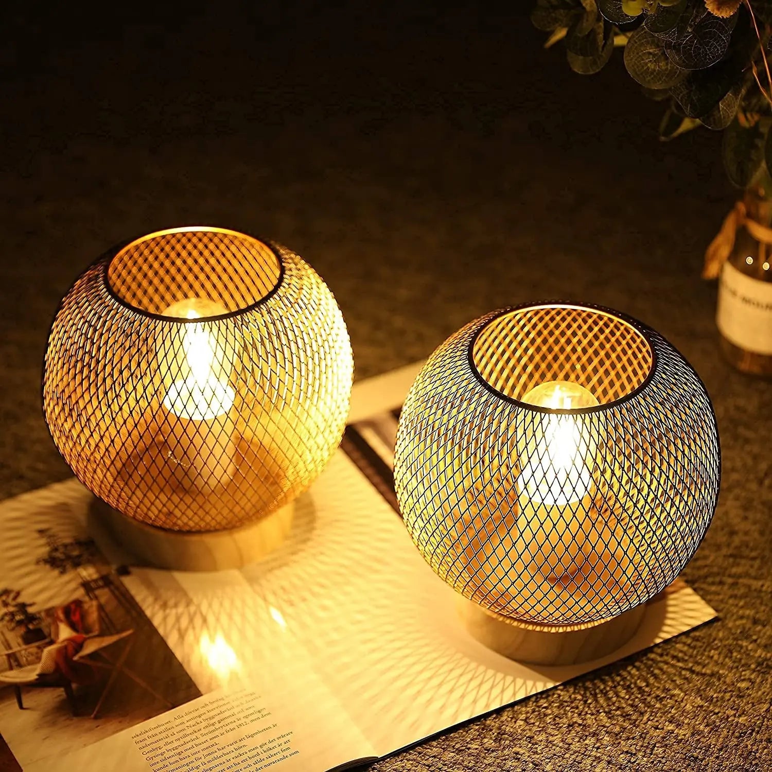 Set of 2 Table Lamp Metal Mesh Modern Battery Powered with 6-Hours Timer Feature 7.5''High Decorative Cordless Lamp for Balcony Indoor Table Garden Party Home(Circular,With Wooden Base)